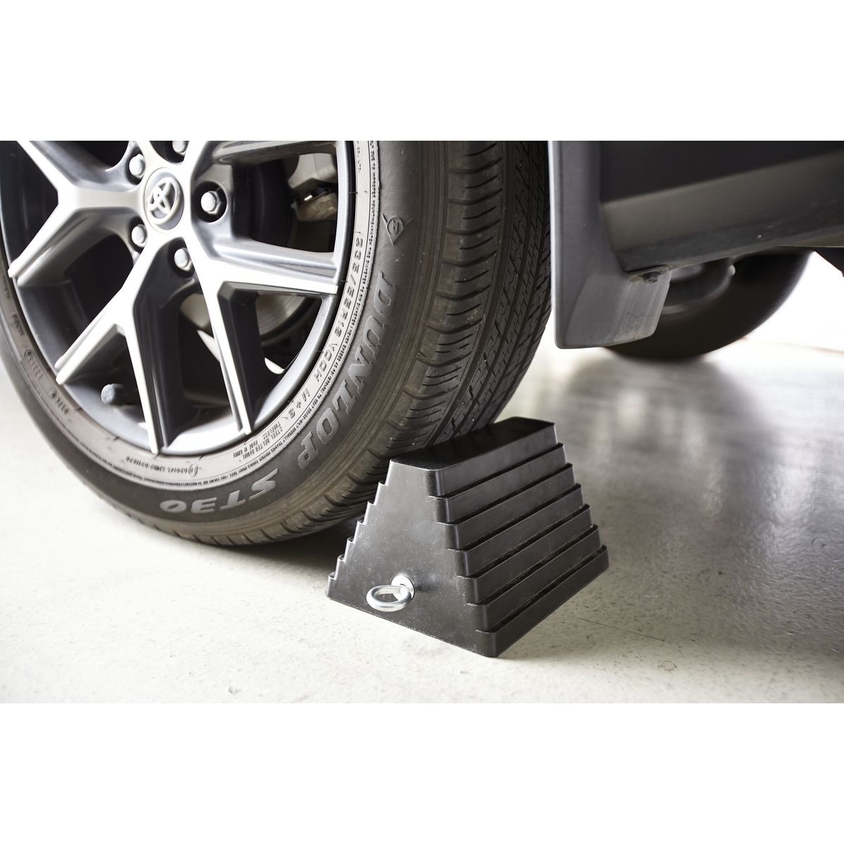 Gear Up Rubber Wheel Chock With Eye Bolt