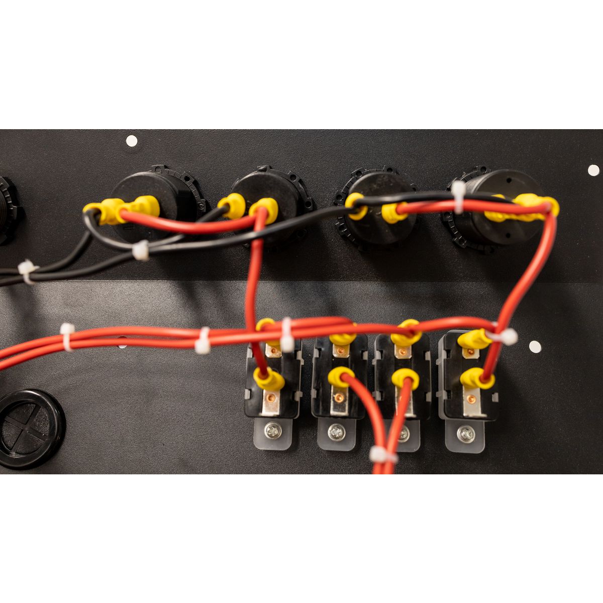 Drivetech 4x4 Control Box, Battery System & Monitoring Kit