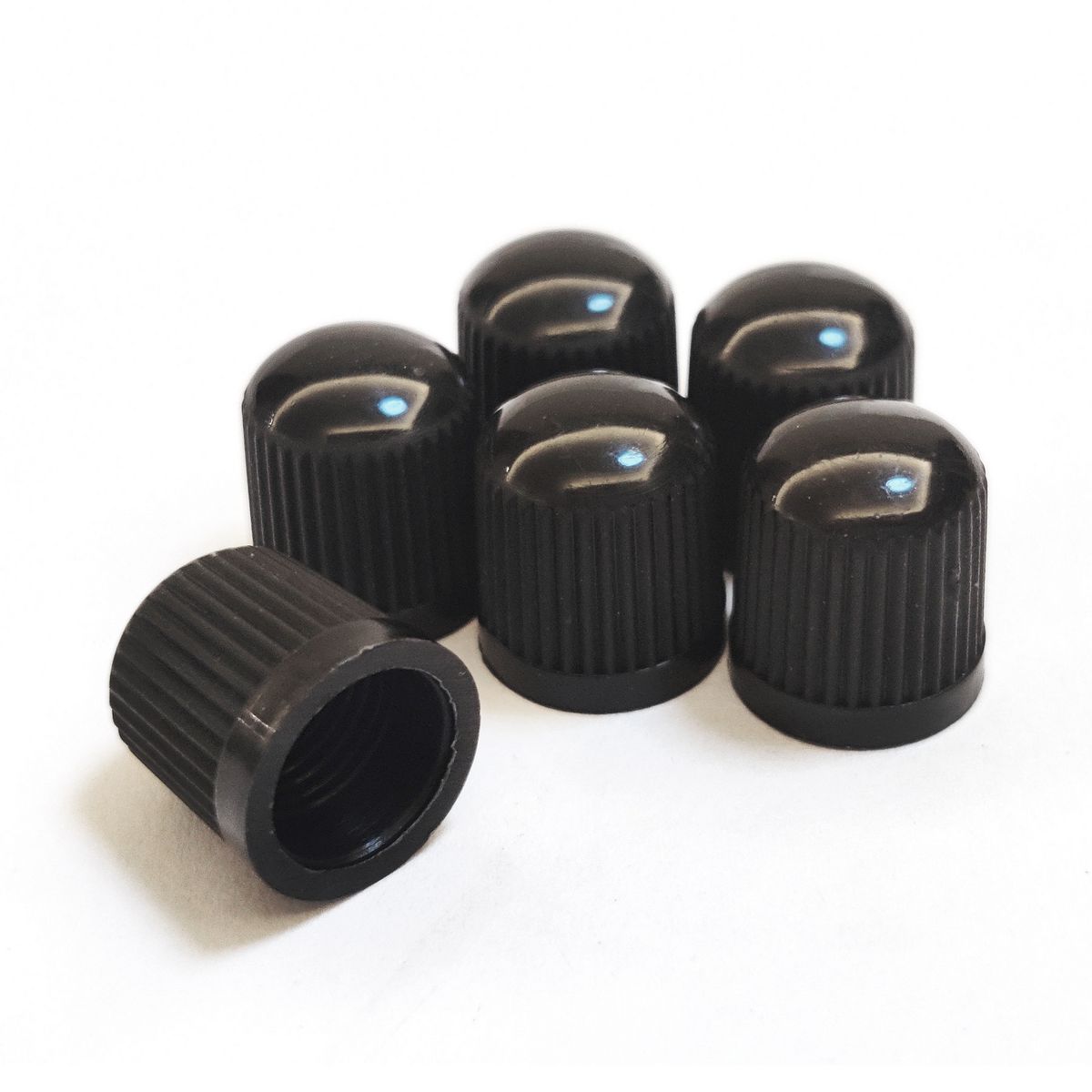 Maxi Trac Plastic Black Valve Caps 6 Pack - MTVC1