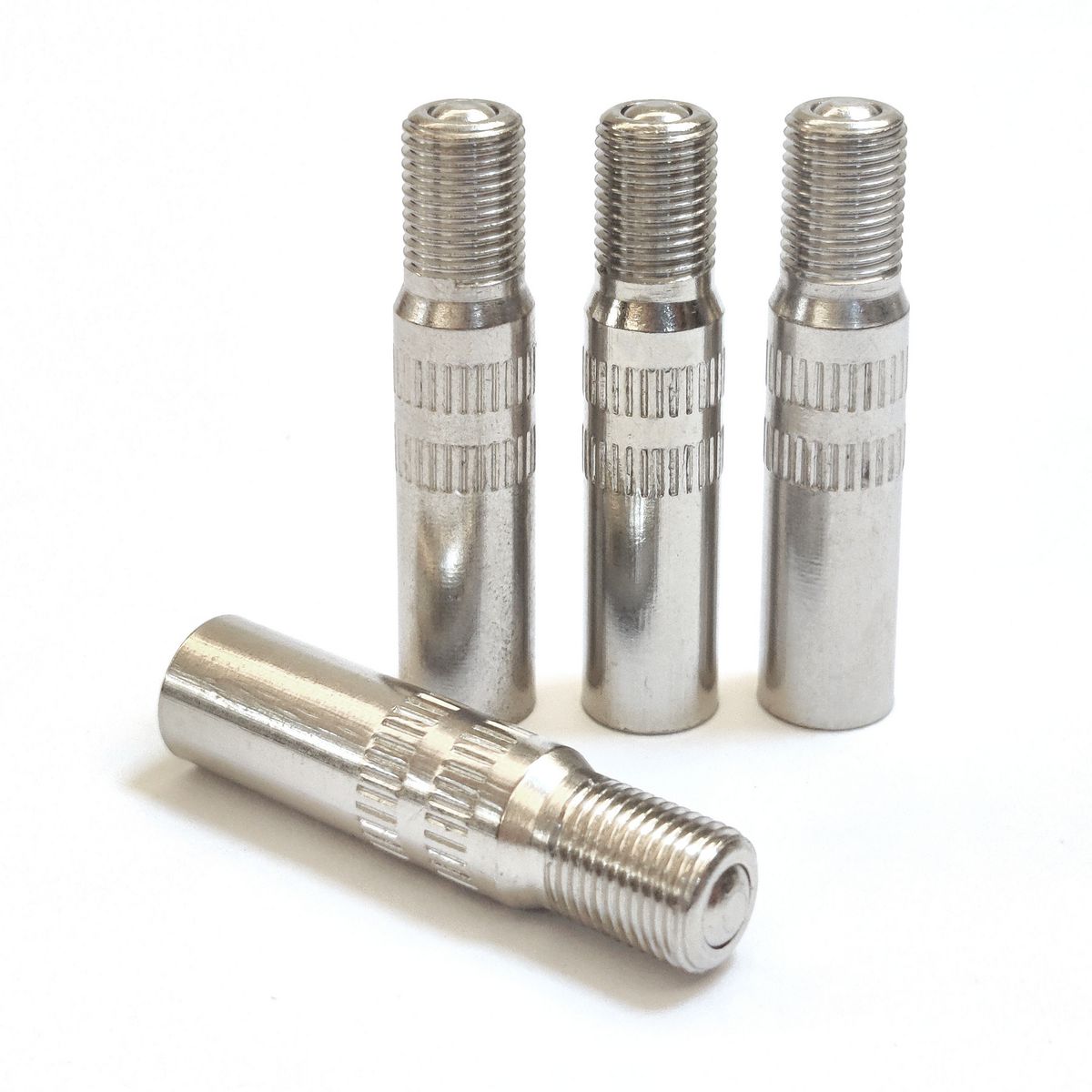 Maxi Trac Valve Extensions 32mm 4 Pack - MTV6